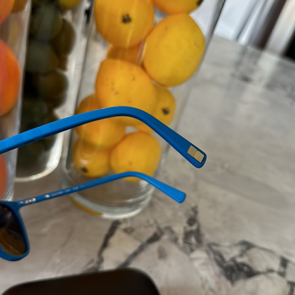 Louis Vuitton sunglasses - Picture 4 of 7